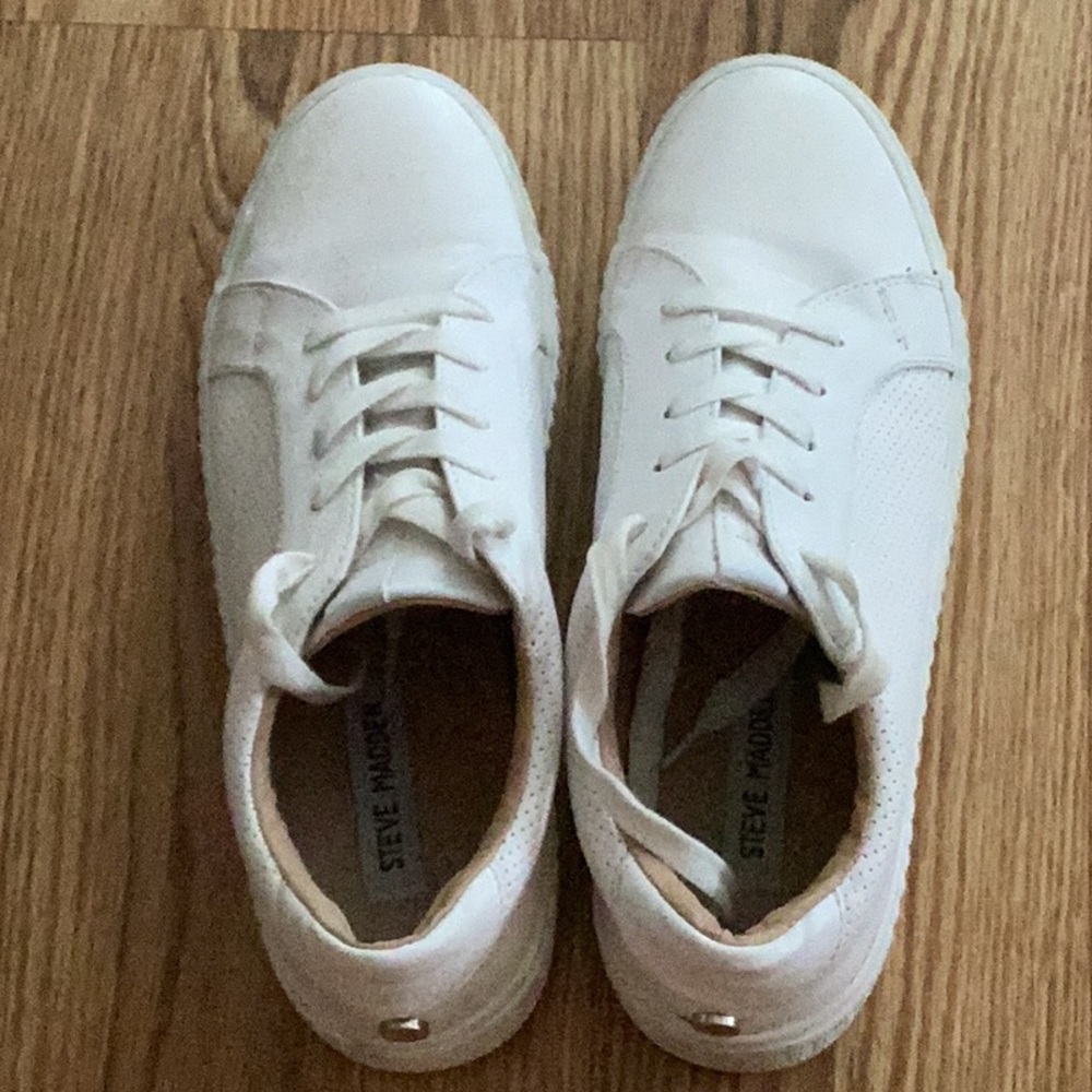 Steve Madden tennis shoes